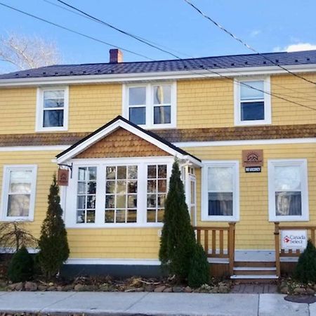 Sunny Home B&B Шарлоттаун Экстерьер фото