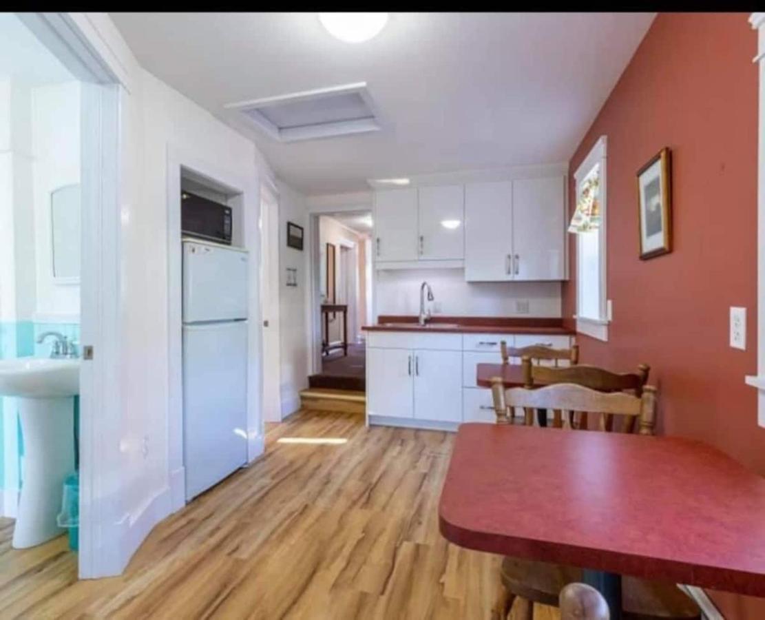 Sunny Home B&B Шарлоттаун Экстерьер фото