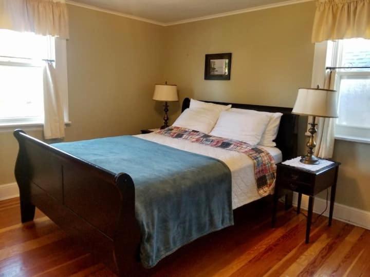 Sunny Home B&B Шарлоттаун Экстерьер фото